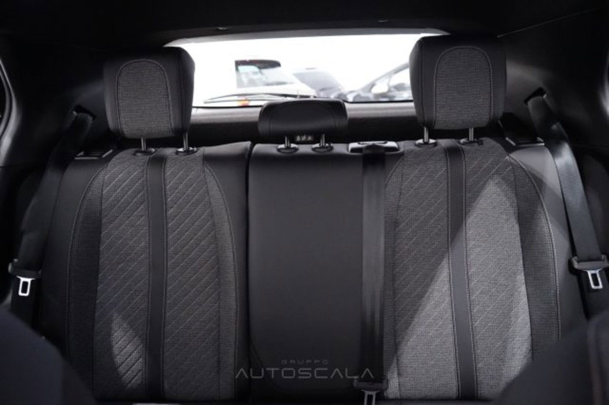 Peugeot 2008 1.2 puretech Allure s&s 100cv (18)