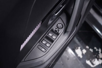 Peugeot 2008 1.2 puretech Allure s&s 100cv (10)