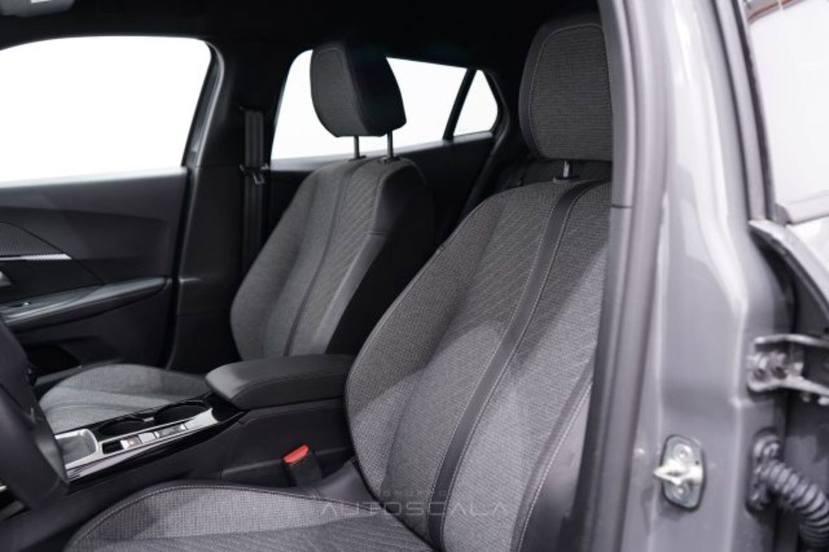 Peugeot 2008 1.2 puretech Allure s&s 100cv (11)