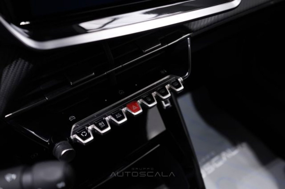 Peugeot 2008 1.2 puretech Allure s&s 100cv (14)