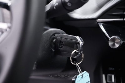Peugeot 2008 1.2 puretech Allure s&s 100cv (16)