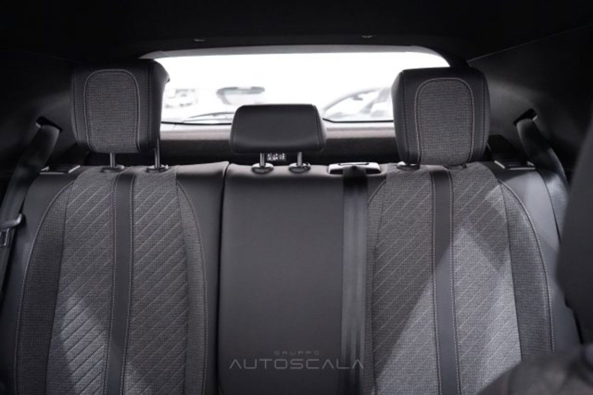 Peugeot 2008 1.2 puretech Allure s&s 100cv (18)