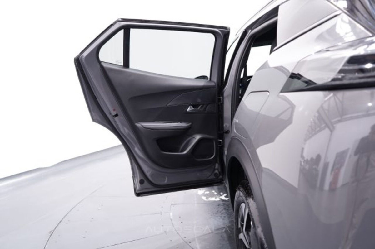 Peugeot 2008 1.2 puretech Allure s&s 100cv (19)