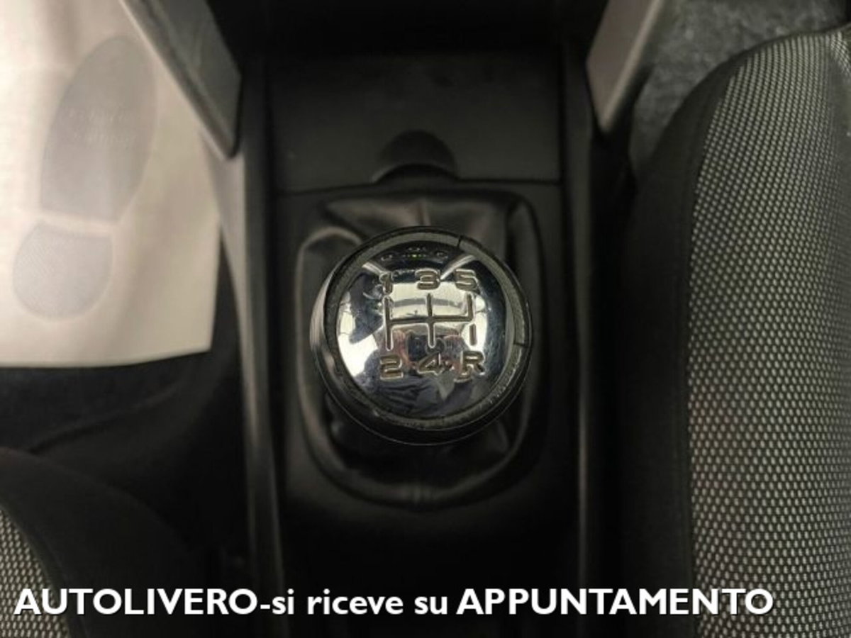 Peugeot 207 HDi 70CV 5p. Access (16)