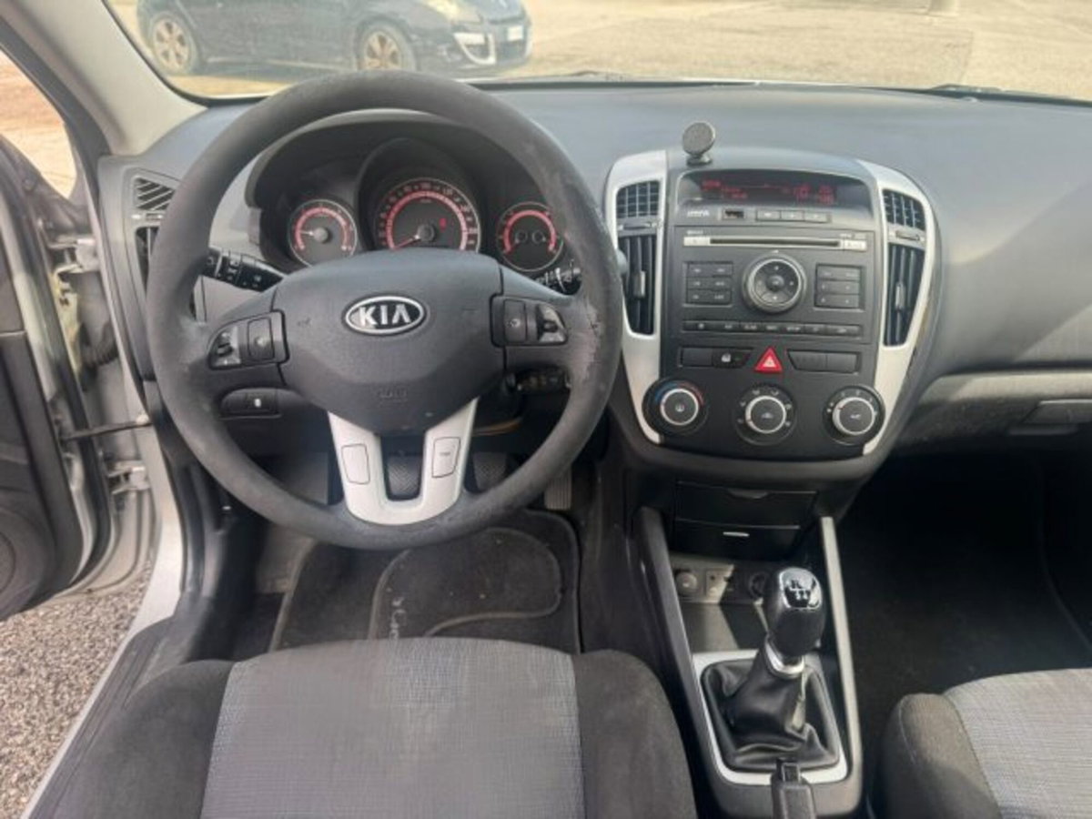 Kia cee'd 1.6 CRDi VGT 90CV 5p. LX (12)