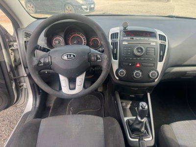 Kia cee'd 1.6 CRDi VGT 90CV 5p. LX (12)