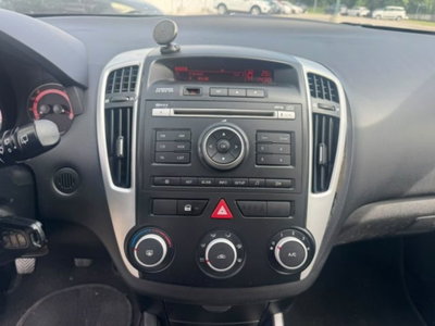 Kia cee'd 1.6 CRDi VGT 90CV 5p. LX (13)