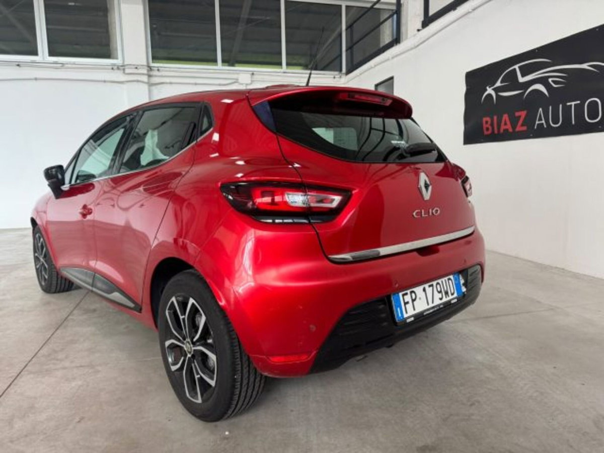 Renault Clio dCi 8V 90CV EDC Start&Stop 5 porte Energy Intens (3)