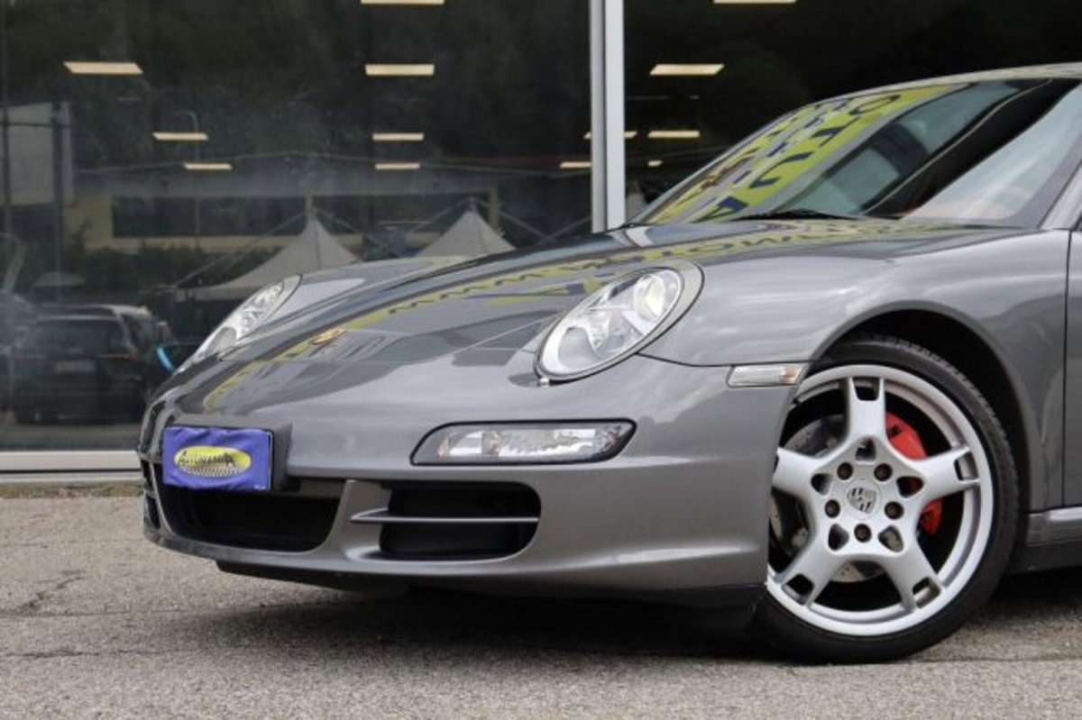 Porsche 911 Coupé Carrera 4S (2)