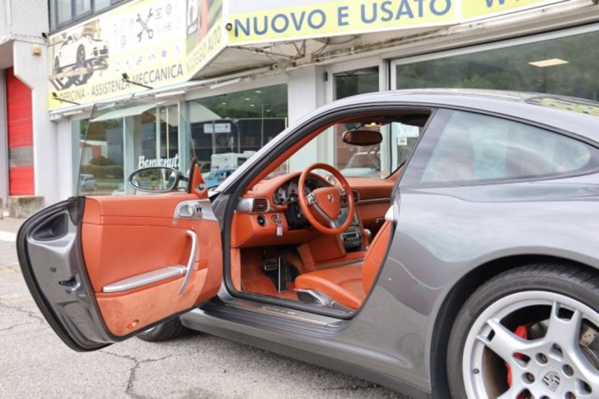 Porsche 911 Coupé Carrera 4S (9)