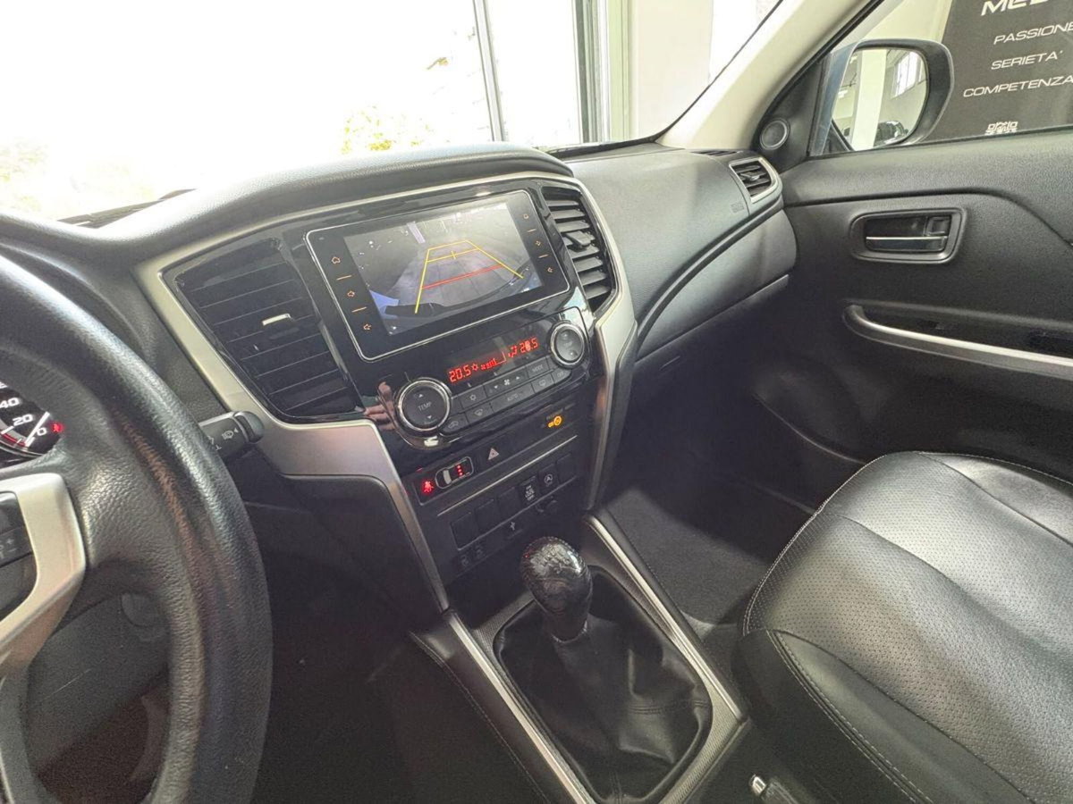 Mitsubishi L200 2.3D Double Cab 4x4 Super Select P2 Intouch Intense aut (13)