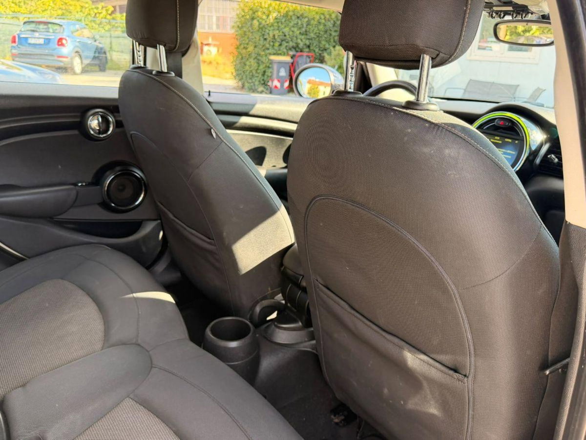MINI Mini 1.5 Cooper D Business 5 porte (18)