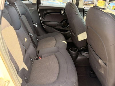 MINI Mini 1.5 Cooper D Business 5 porte (19)