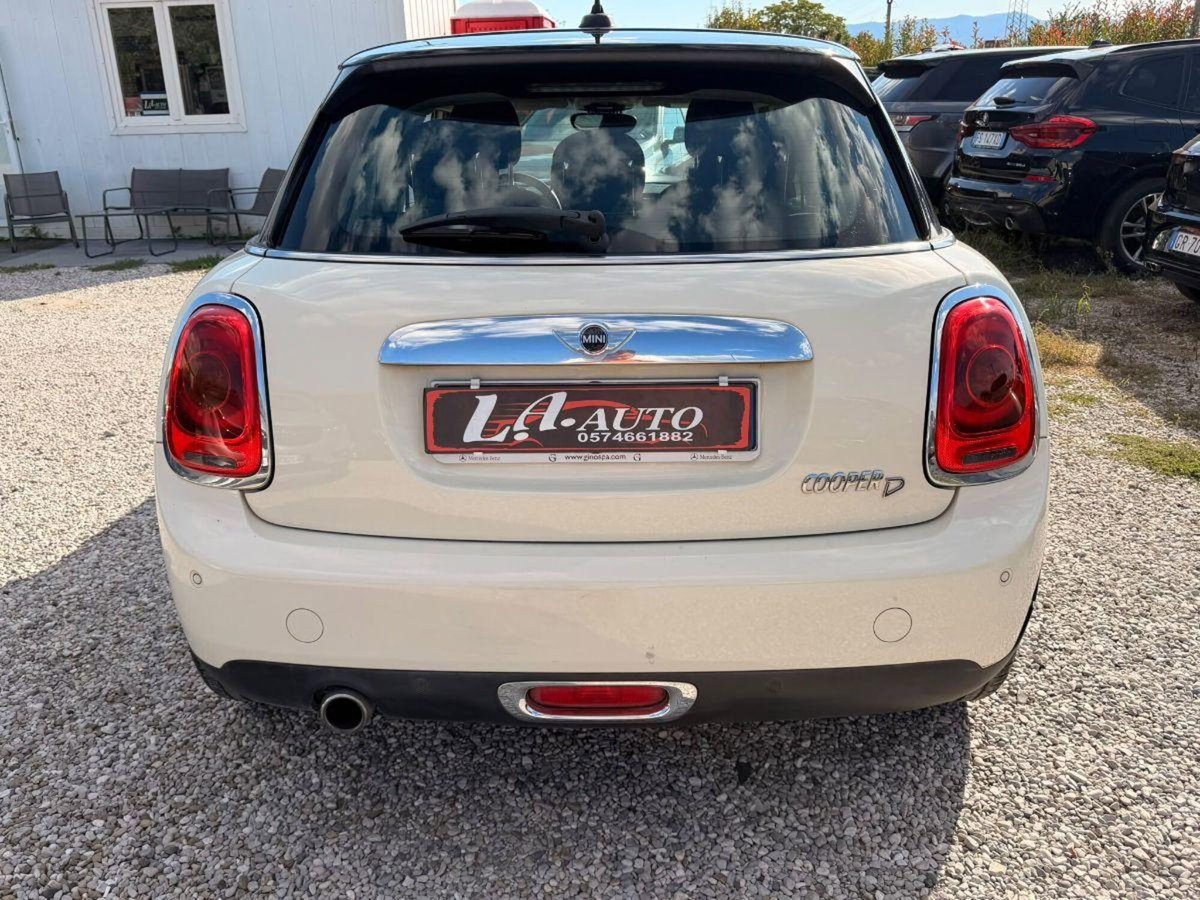 MINI Mini 1.5 Cooper D Business 5 porte (6)