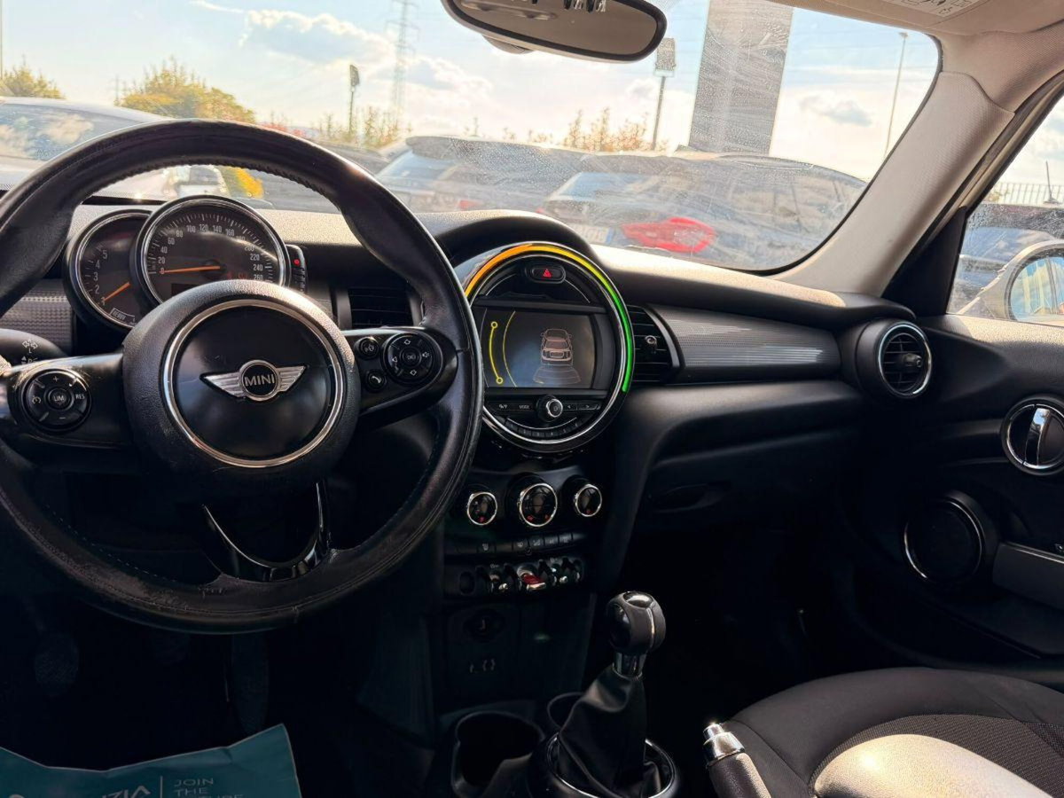 MINI Mini 1.5 Cooper D Business 5 porte (9)
