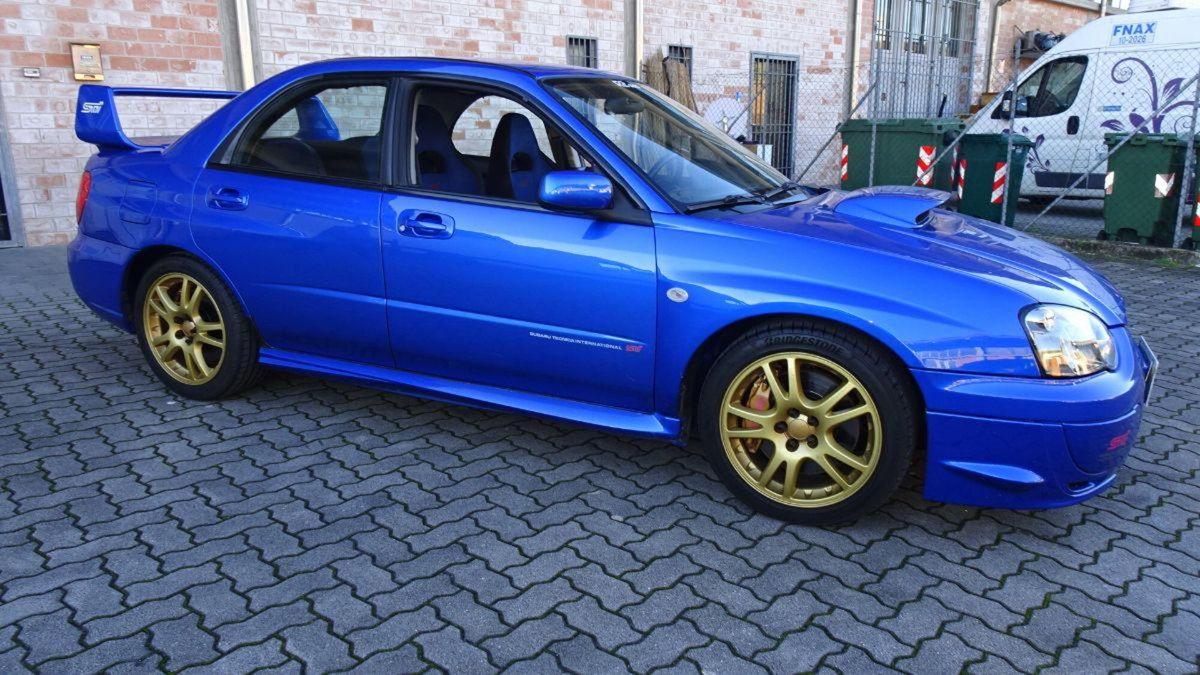 Subaru Impreza 2.5 WRX STi (14)