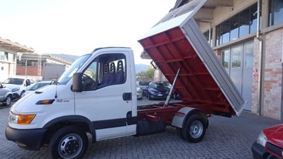 Iveco Daily Telaio 35C10 2.3 Hpi PM-RG Cabinato usata