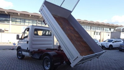 Iveco Daily Telaio 35C10 2.3 Hpi PM-RG Cabinato (2)