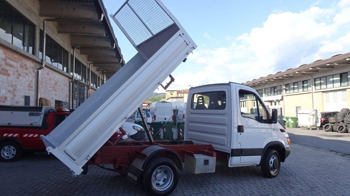 Iveco Daily Telaio 35C10 2.3 Hpi PM-RG Cabinato (4)