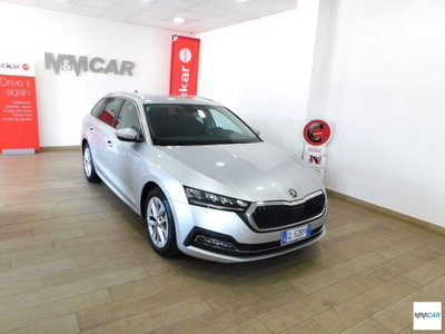 Skoda Octavia Station Wagon 2.0 TDI EVO SCR DSG Wagon Style usata