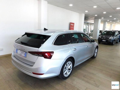 Skoda Octavia Station Wagon 2.0 TDI EVO SCR DSG Wagon Style (3)