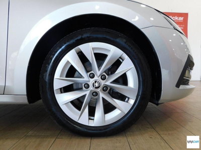 Skoda Octavia Station Wagon 2.0 TDI EVO SCR DSG Wagon Style (5)