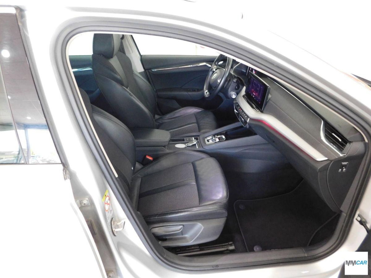 Skoda Octavia Station Wagon 2.0 TDI EVO SCR DSG Wagon Style (6)