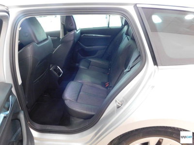 Skoda Octavia Station Wagon 2.0 TDI EVO SCR DSG Wagon Style (8)