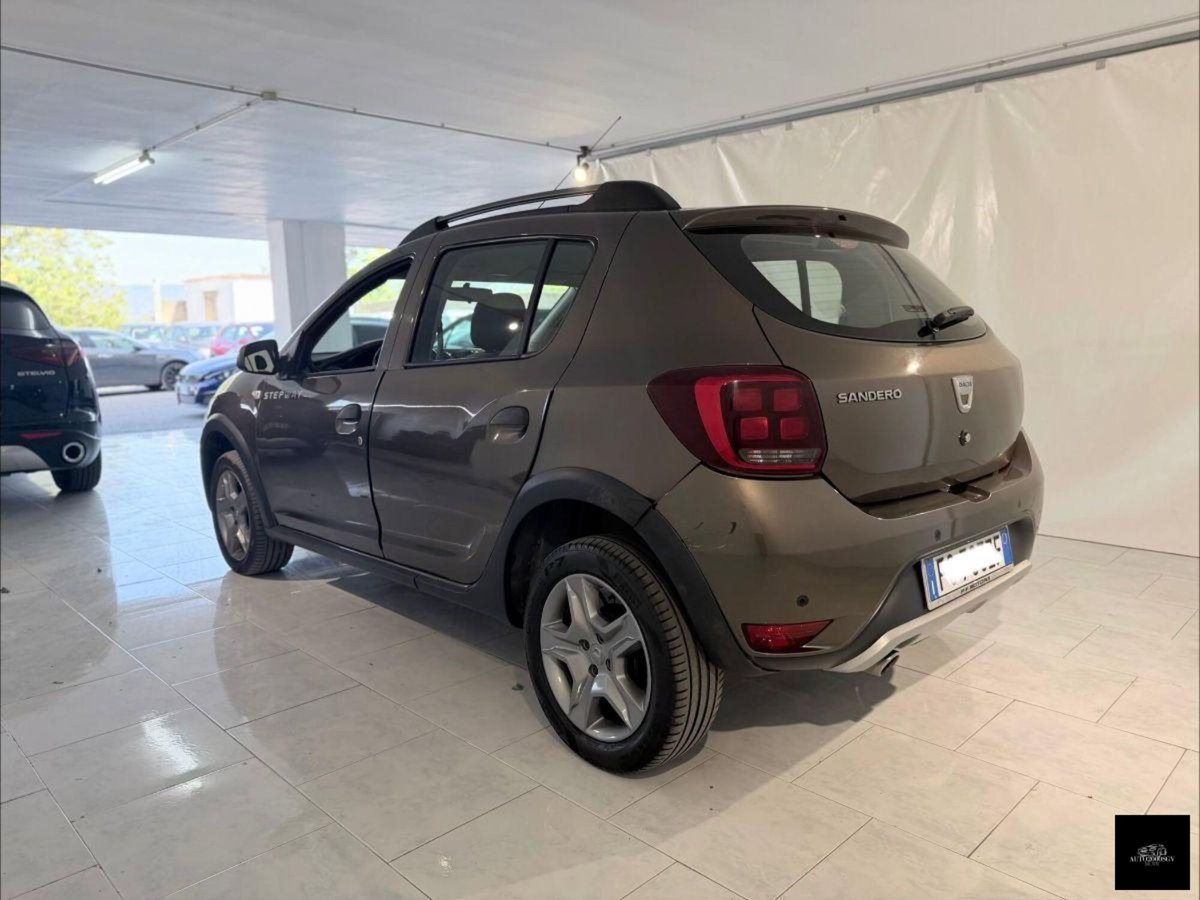 Dacia Sandero Stepway 1.5 dCi 8V 90CV (5)