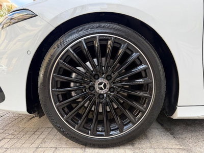 Mercedes-Benz Classe A 180 d Premium (12)