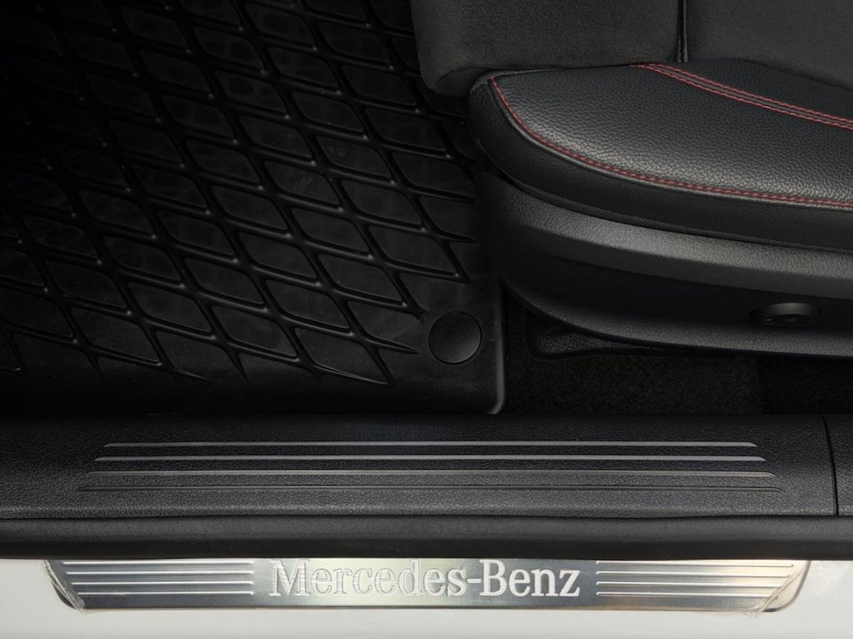 Mercedes-Benz Classe A 180 d Premium (14)