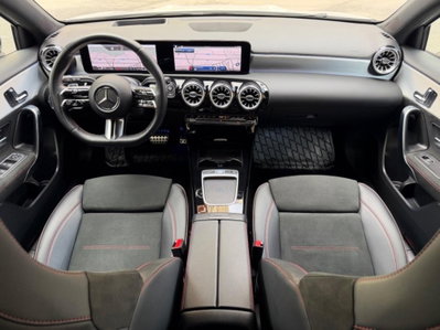 Mercedes-Benz Classe A 180 d Premium (16)