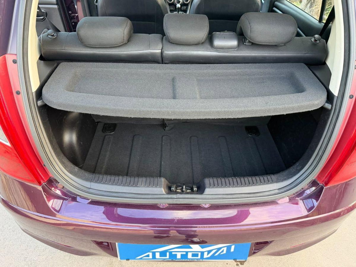 Hyundai i10 1.1 12V Fiorucci (15)