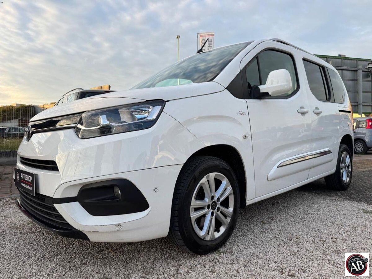 Toyota Proace City Verso City Verso 1.5D 100 CV S&S Short Lounge (11)