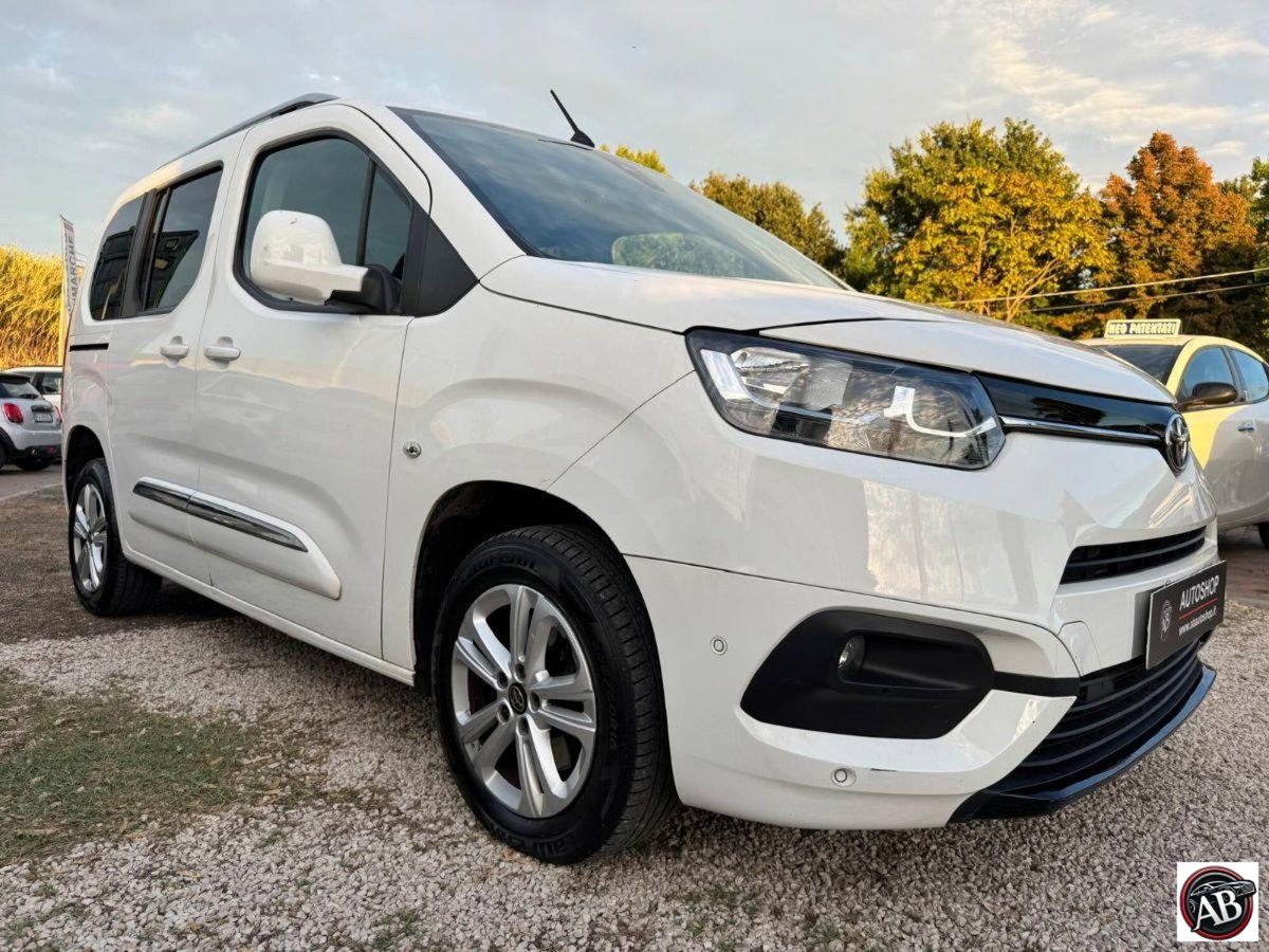 Toyota Proace City Verso City Verso 1.5D 100 CV S&S Short Lounge (12)