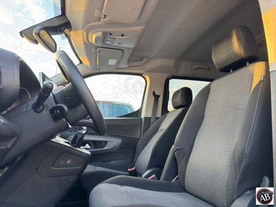 Toyota Proace City Verso City Verso 1.5D 100 CV S&S Short Lounge (15)