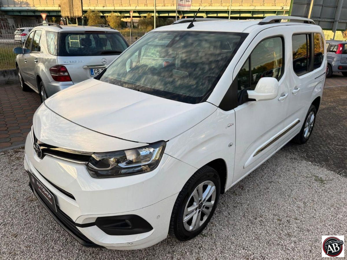 Toyota Proace City Verso City Verso 1.5D 100 CV S&S Short Lounge (2)