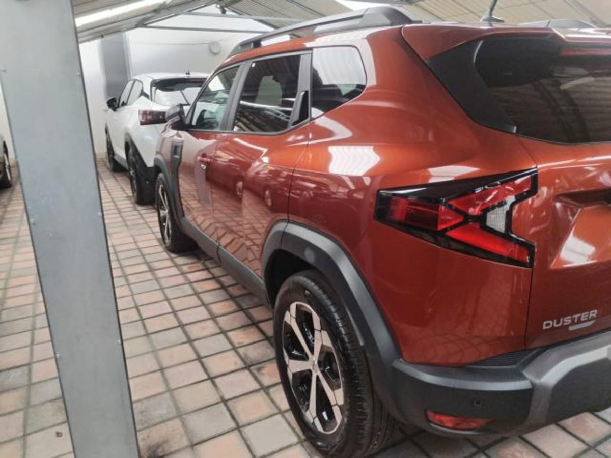 Dacia Duster 1.6 hybrid Journey 140cv (3)