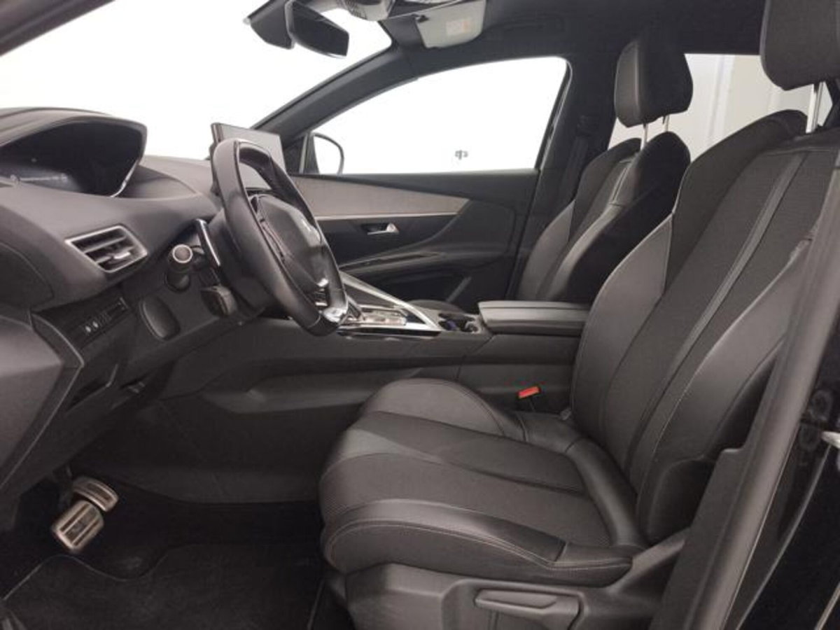 Peugeot 3008 BlueHDi 130 S&S EAT8 GT Pack (11)