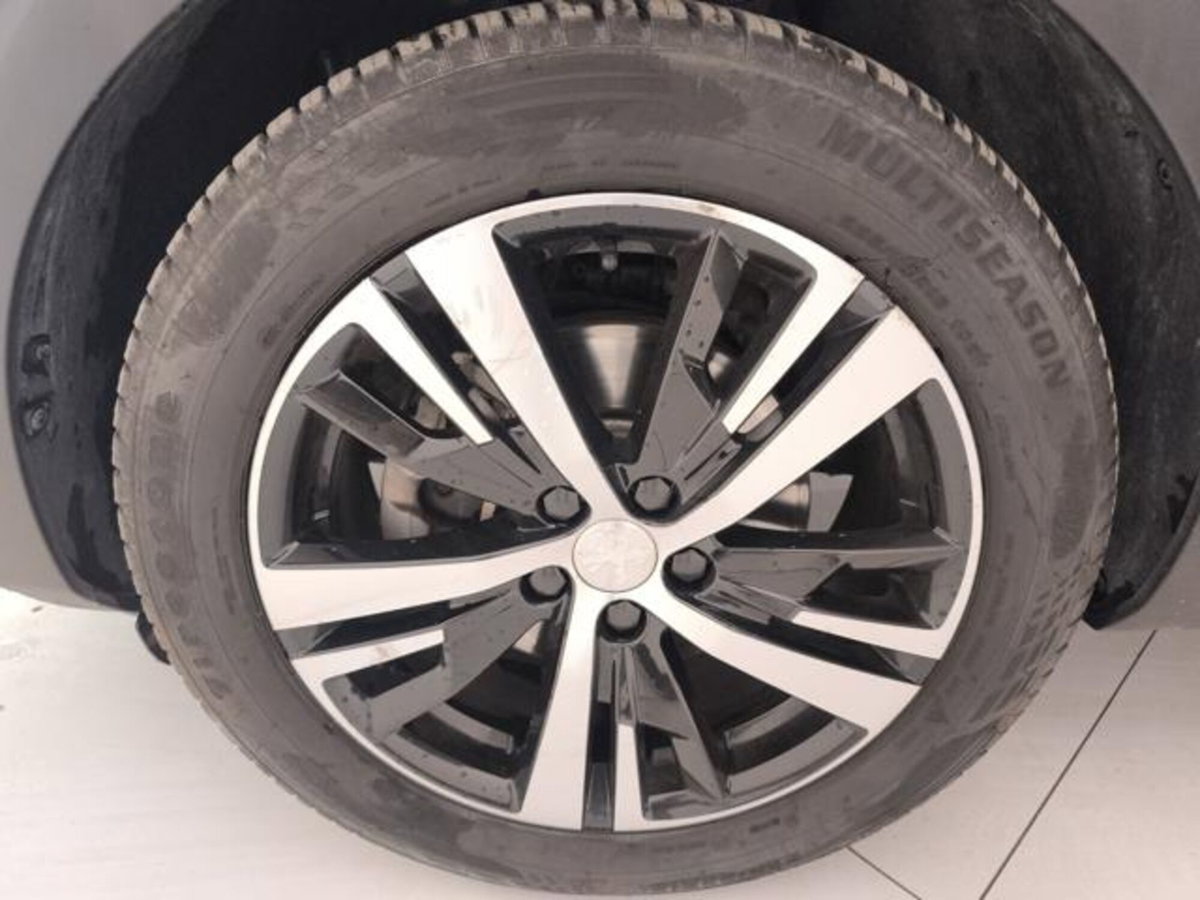 Peugeot 3008 BlueHDi 130 S&S EAT8 GT Pack (9)