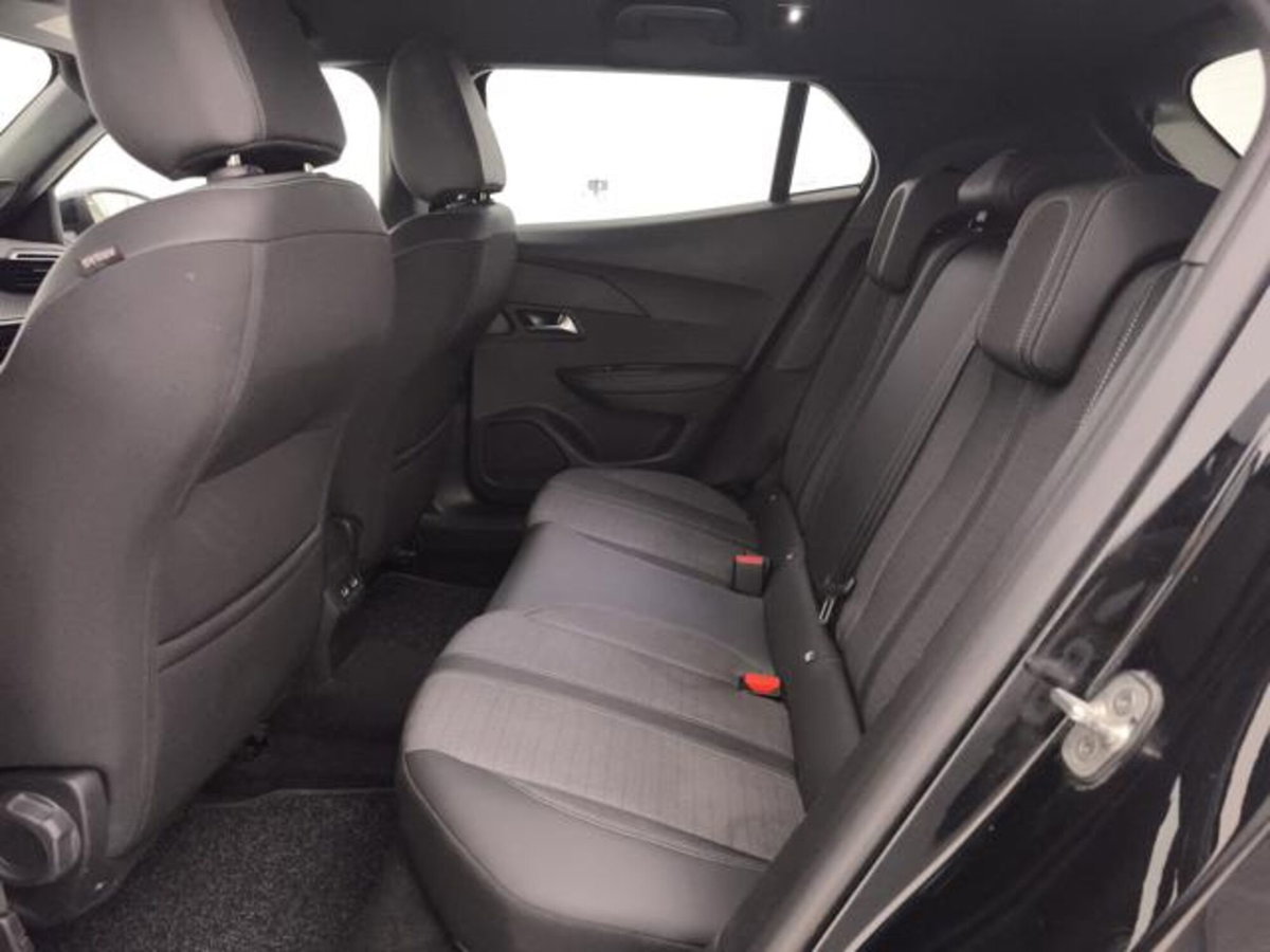 Peugeot 2008 BlueHDi 130 S&S EAT8 Allure Pack (20)
