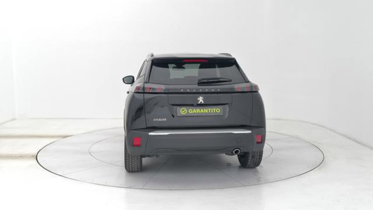 Peugeot 2008 BlueHDi 130 S&S EAT8 Allure Pack (4)