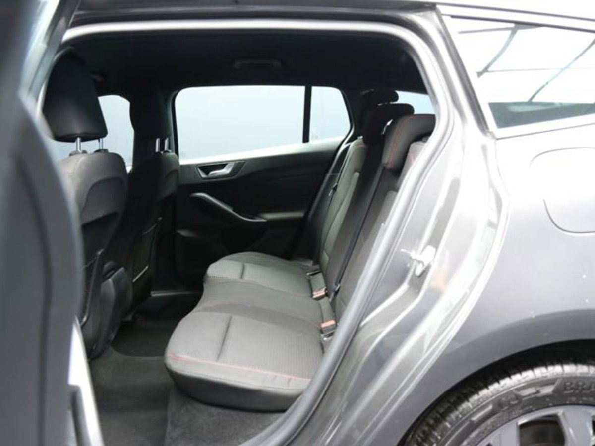 Ford Focus Station Wagon 1.5 EcoBlue 120 CV automatico SW ST-Line (8)
