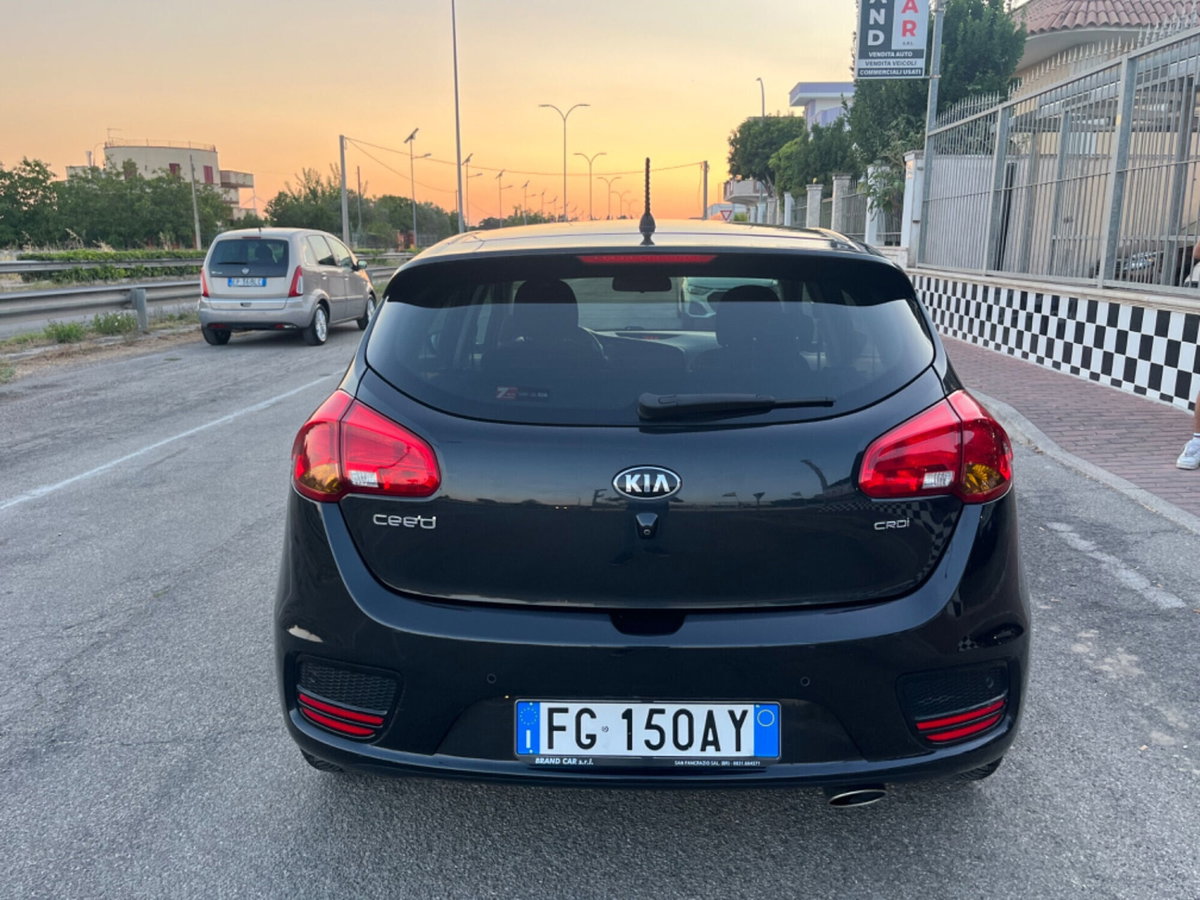 Kia Ceed 1.6 CRDi 136 CV 5p. Evolution (6)
