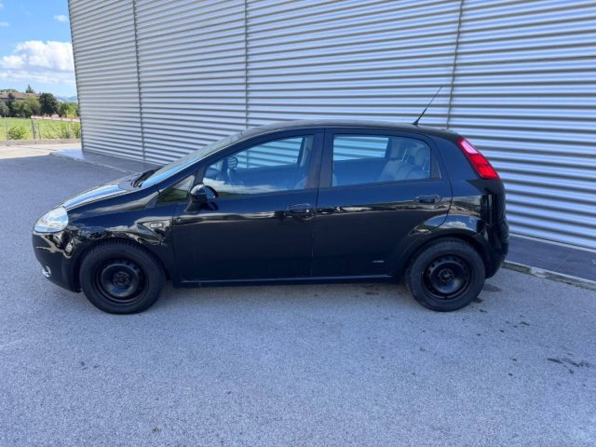 Fiat Grande Punto 1.3 MJT 90 CV 5 porte Dynamic (8)