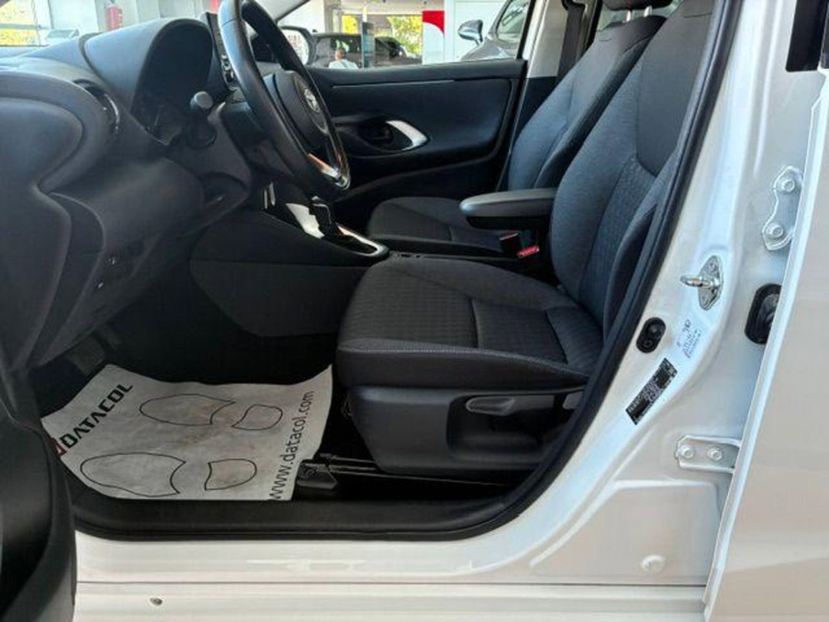 Toyota Yaris Cross 1.5 Hybrid 5p. E-CVT Active (6)