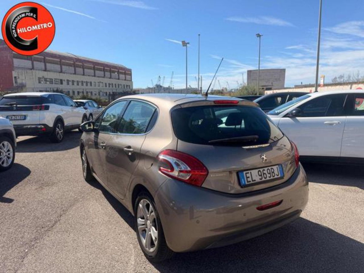 Peugeot 208 VTi 82 CV 5 porte Allure (4)