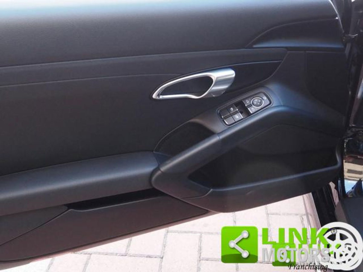 Porsche 718 Cayman  Cayman 2.0 300cv (16)