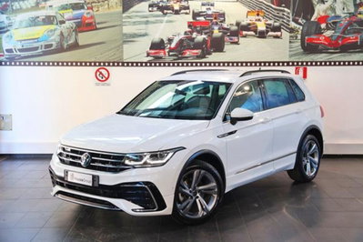 Volkswagen Tiguan 2.0 TDI 150 CV SCR DSG 4MOTION R-Line usata
