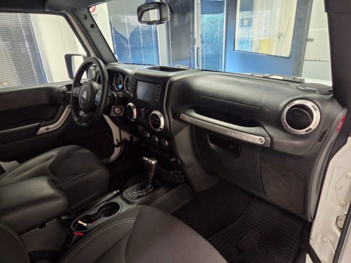 Jeep Wrangler Unlimited 2.8 CRD DPF Rubicon Auto (10)